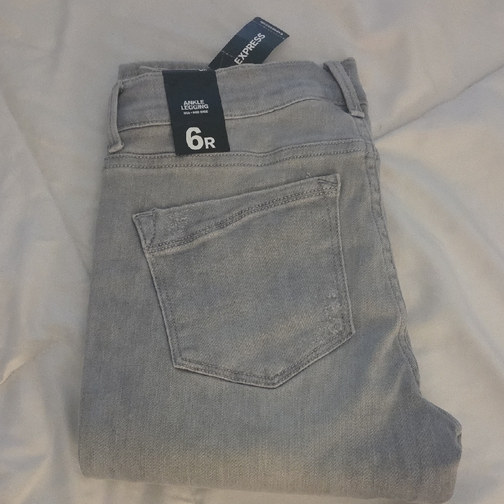 Express Women's Light Gray Ankle Jeans